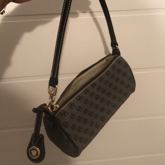 Dooney & Bourke - Picture 5 of 5